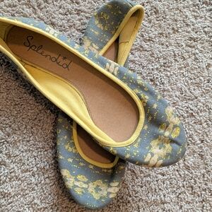SPLENDID Blue And Yellow Design Flats